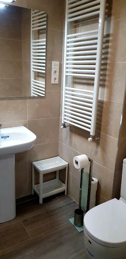 Laia Home Garaje Y Wifi Barakaldo Eksteriør billede
